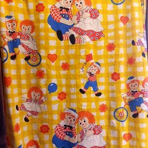 Vintage 1970's Raggedy Ann and Andy Twin Flat Shèet. 63" x 103" 